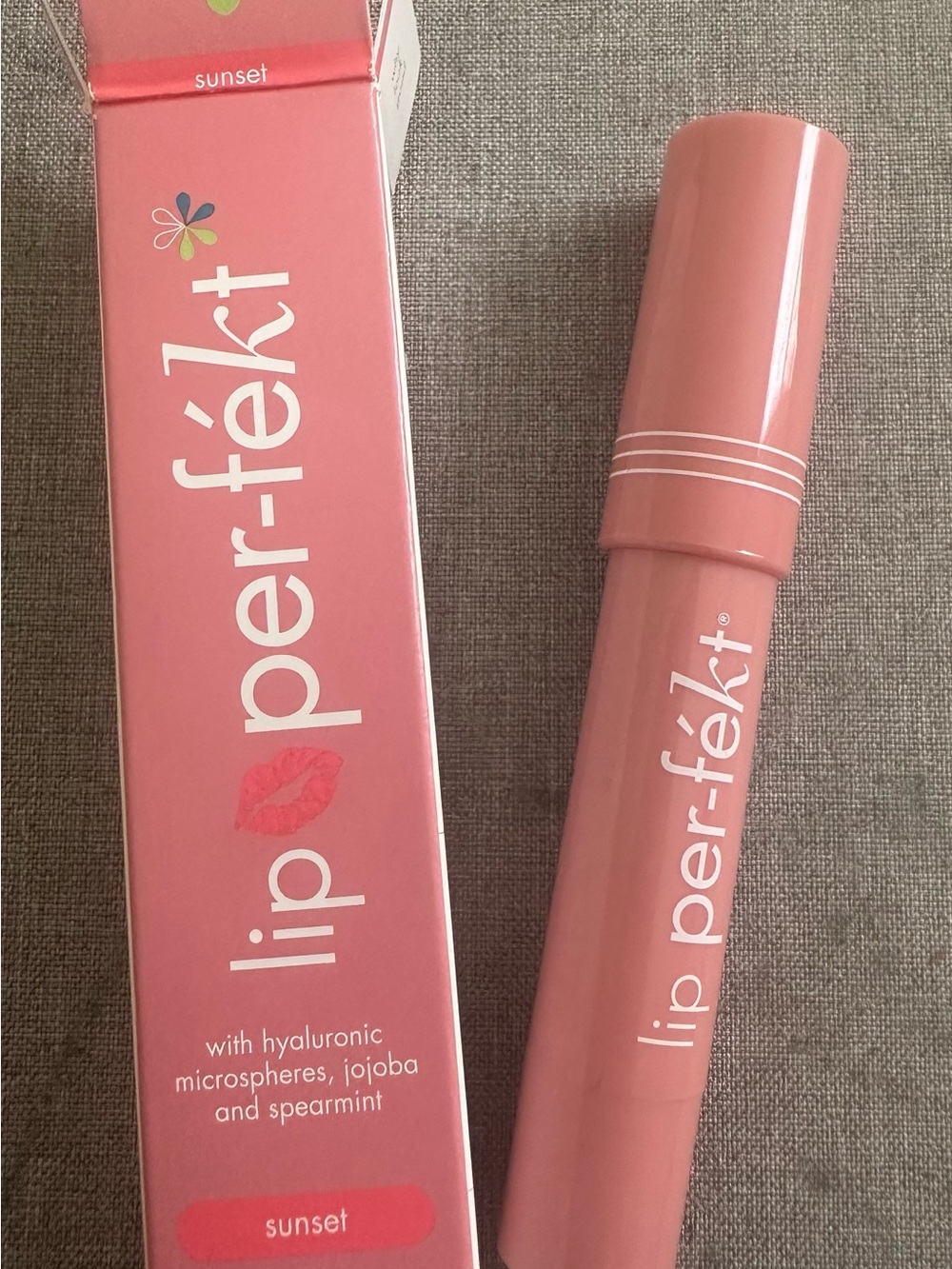 Sunset Pink Hydrating Lip Gloss by per-fekt